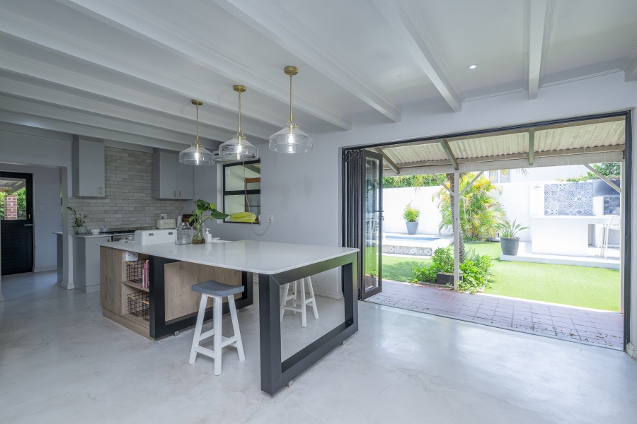 4 Bedroom Property for Sale in Hoog En Droog Western Cape